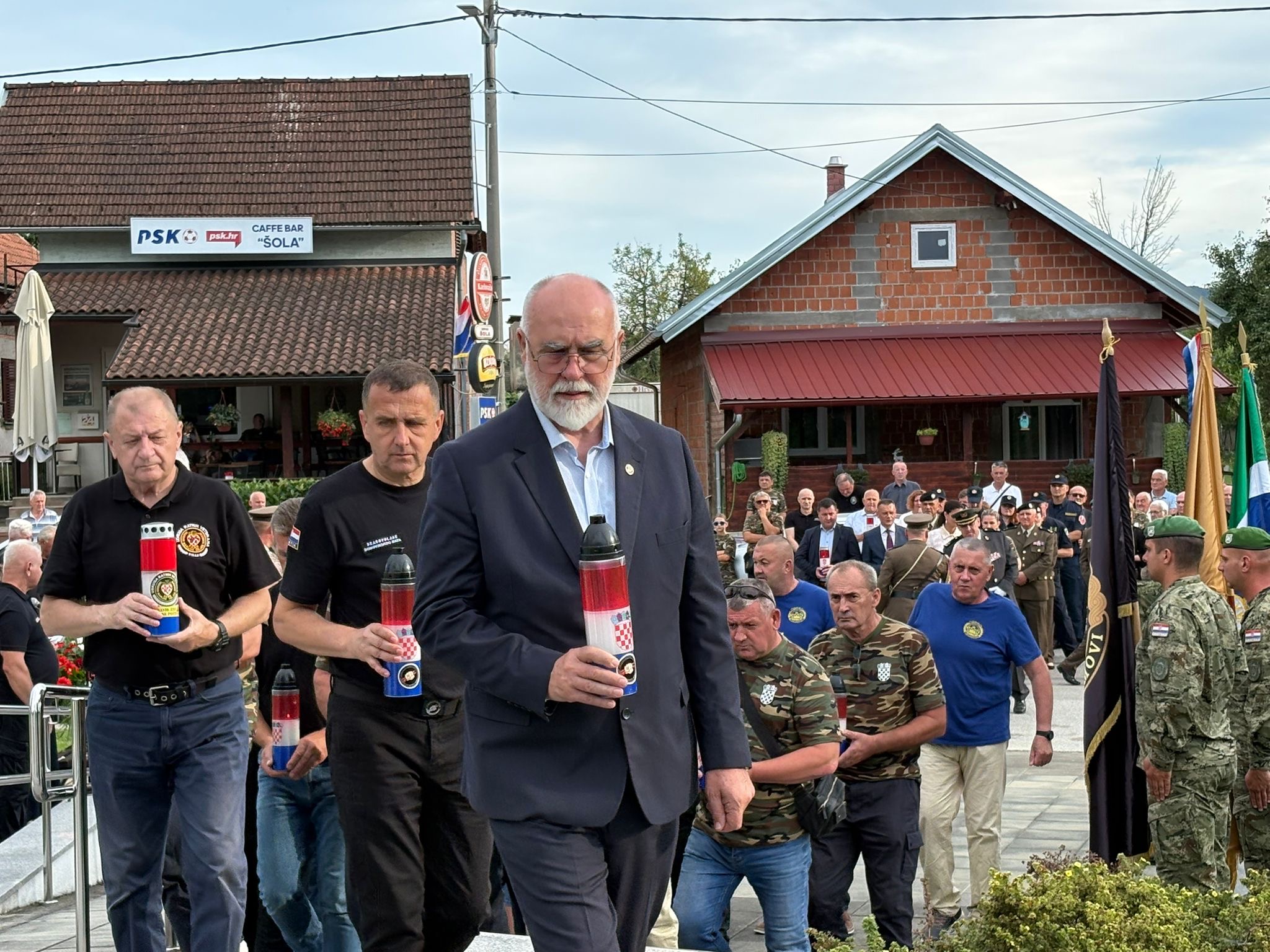Počasti u Petrinji